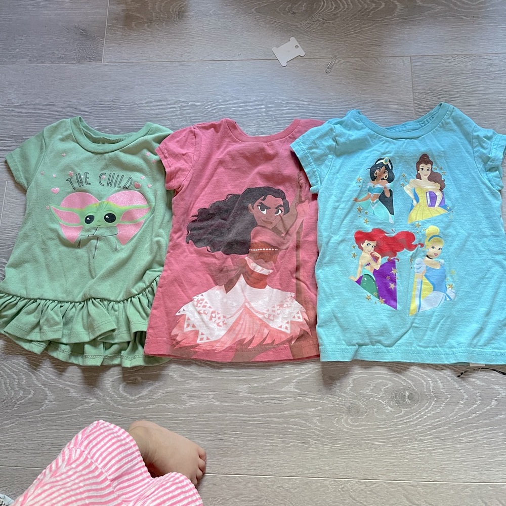 Disney shirt bundle (XXS)